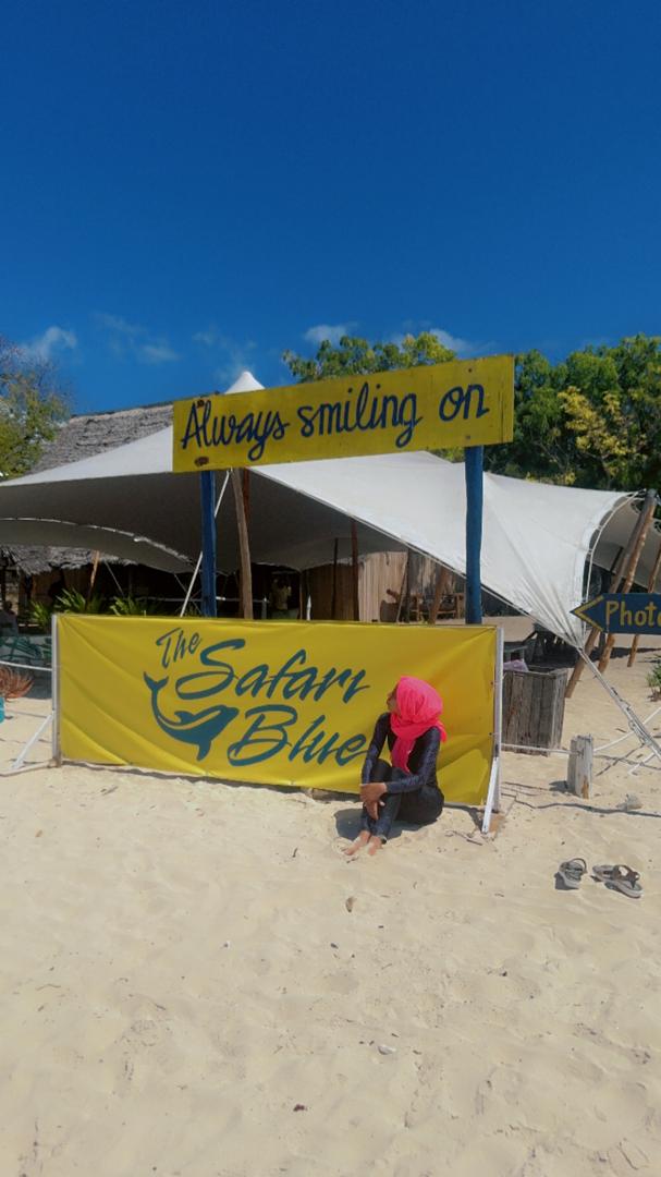 Safari Blue Slogan Zanzibar